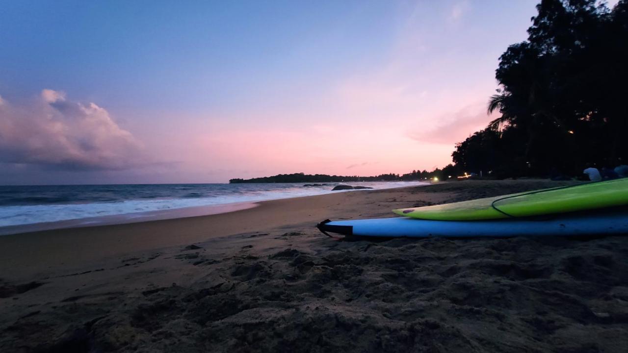 Surf Beach Hotel อารูกัมเบย์ ภายนอก รูปภาพ